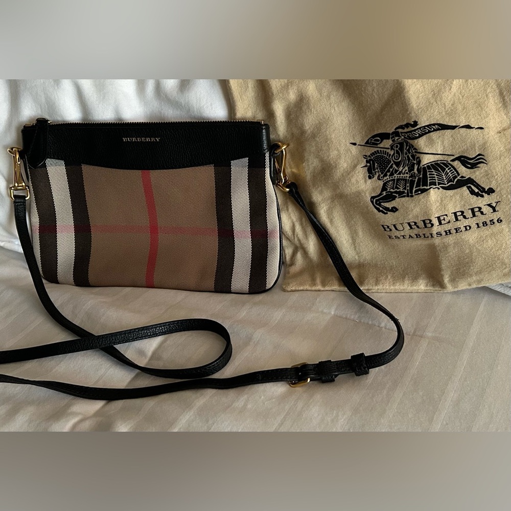 Burberry Peyton Crossbody Bag House Check Canvas in Black